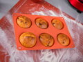 Silikónová forma na 6 muffinov MagicHome – červená, 23,7x16 cm