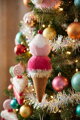 Vianočná dekorácia Candy Line, zmrzlina, červená, 16 cm, závesná