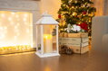 Vianočný lampáš LED, plast, biely, plápolajúci efekt, 33 cm