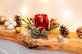 Vianočný svietnik na stôl 15,3x15,3x10 cm, červený, s čečinou, imitácia dreva, 4, náradie