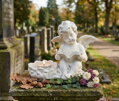 Dekorácia na hrob Anjelik s knihou, polyresin, 11,5x7,5x9,5 cm