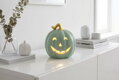 Dekorácia MagicHome Nature, tekvica LED, porcelánová, mentolová, 14,8x15,6x16,4 cm