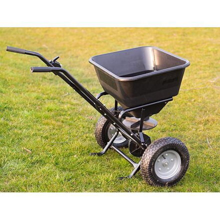 Rozmetač sypkých materiálov (25 kg), 30 lit