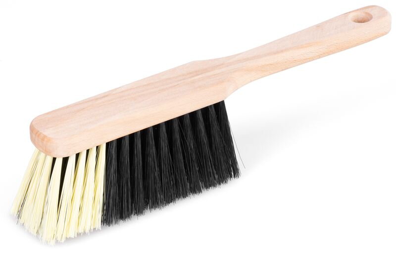 Metlička Geco ZMN 20757, 290×40×18 mm, ručná, s drevenou rúčkou Metlička Geco ZMN 20757, 290×40×18 mm, ručná, s drevenou rúčkou